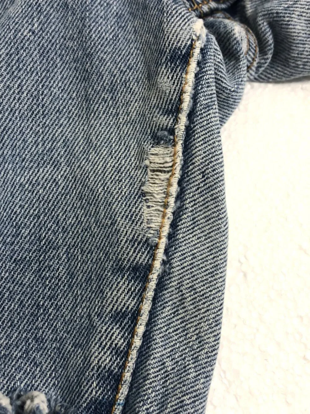 Vintage Levi's 550 Women's Denim Distressed Shorts Heavily Frayed Hem Size 14